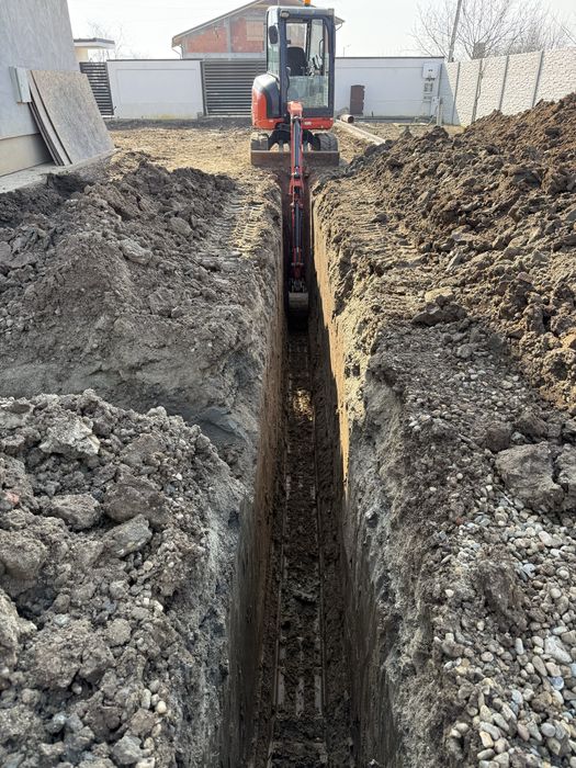 Excavator 3t de inchiriat