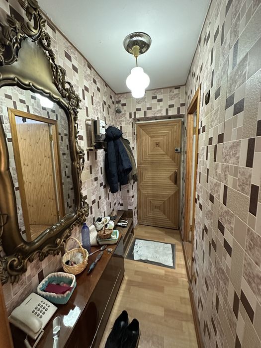 Продаю САМПИ микрорайон 2/3/5, кирпич, 52 кв. м, без ремонта