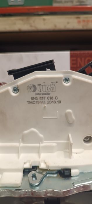 Чисто нова предна дясна брава за volkswagen passat CC skoda и seat.