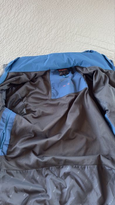 Geacă tehnică Mammut DRYtech impermeabilă, mărimea L, stare excelentă