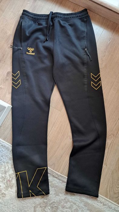 Hummel мъжка спортна долница М размер