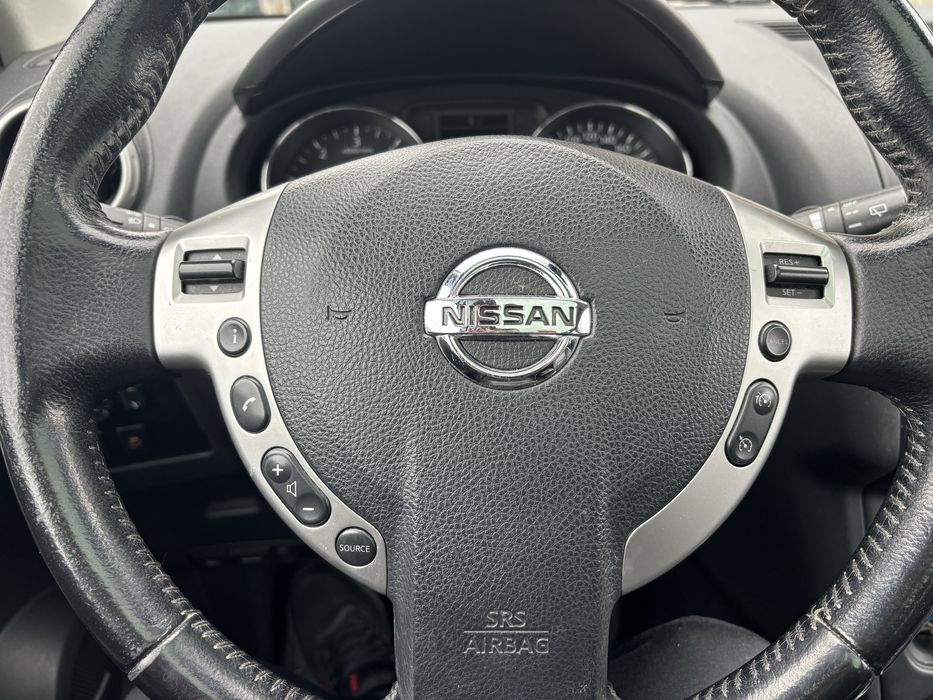 Se vinde mașină personală Nissan Qashqai, 2.0 litri, 5+2 locuri