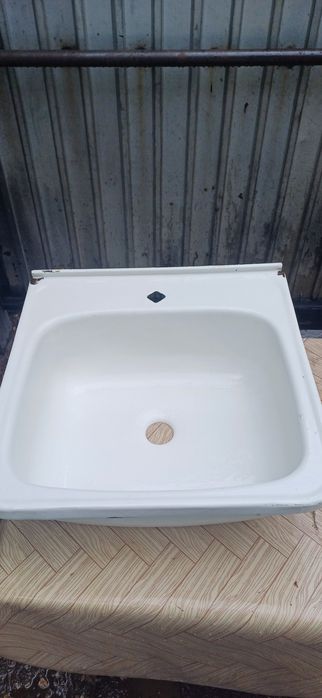 Продам раковину эмалированная
