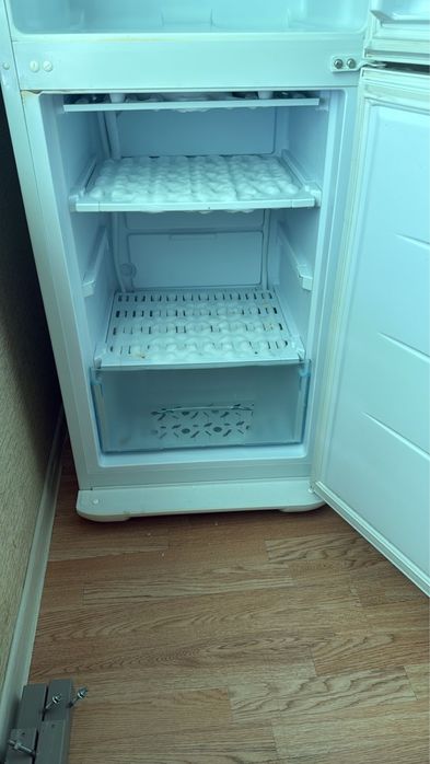 Продам рабочий холодильник