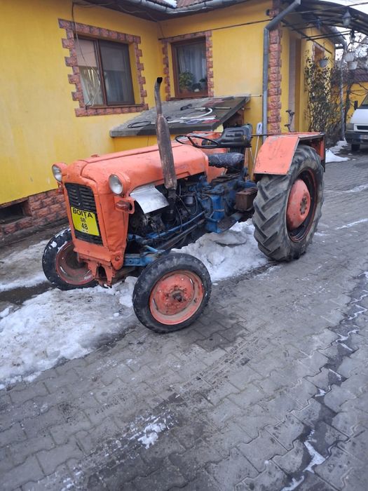 Vand tractor 3 pistoane