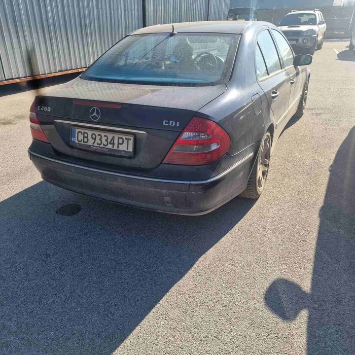 Продавам Мерцедес Е280