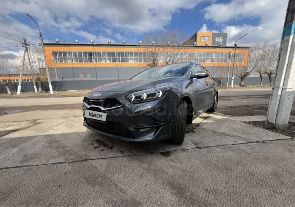 Автомобиль Kia Ceed