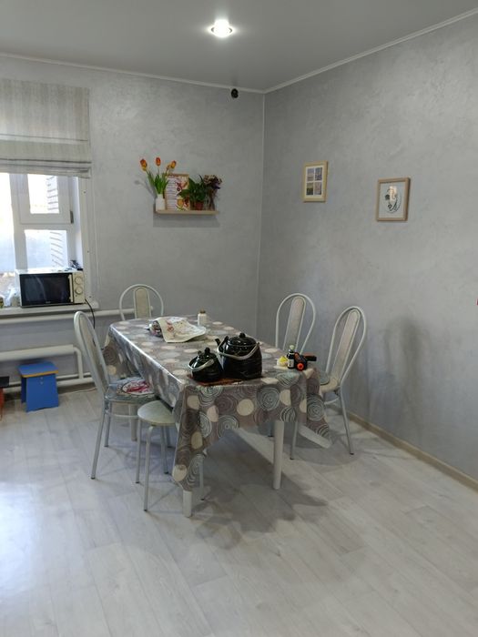 Большой светлый дом.