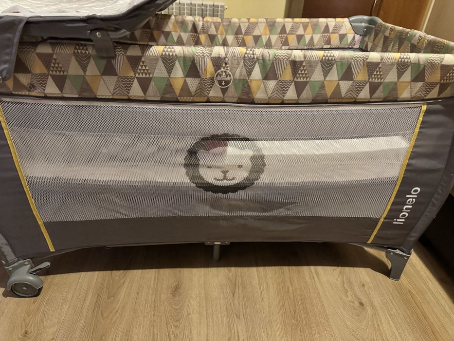 Кошара за бебе с всички аксесоари lionelo + сгъваем матрак чисто нов