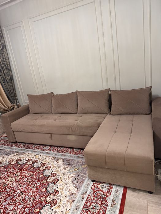 Диван угловой продается