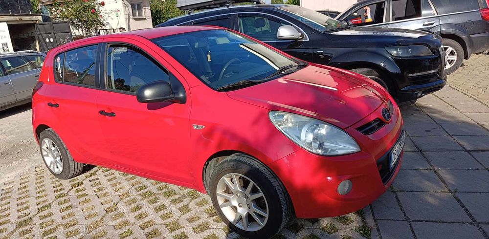 Hyundai i20 продава се