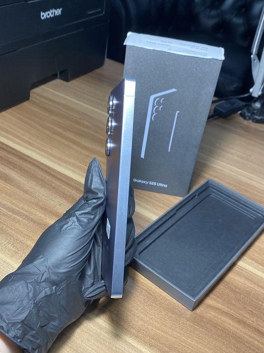 Samsung Galaxy s25 ultra • 512 GB • Titanium Silverblue