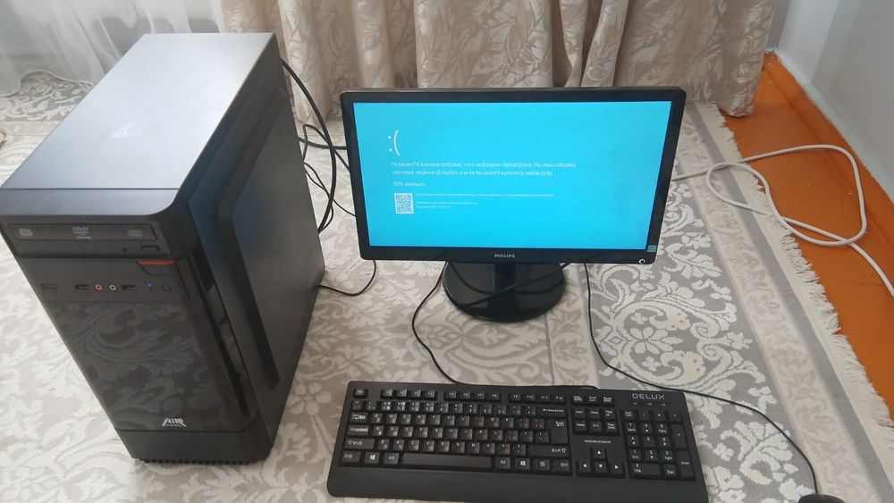 компьютер в комплекте работает