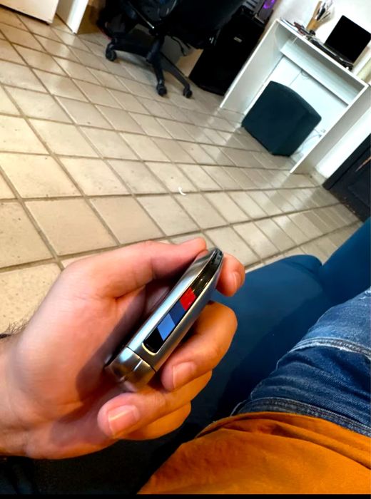 Универсален смарт ключ със комфортен достъп.