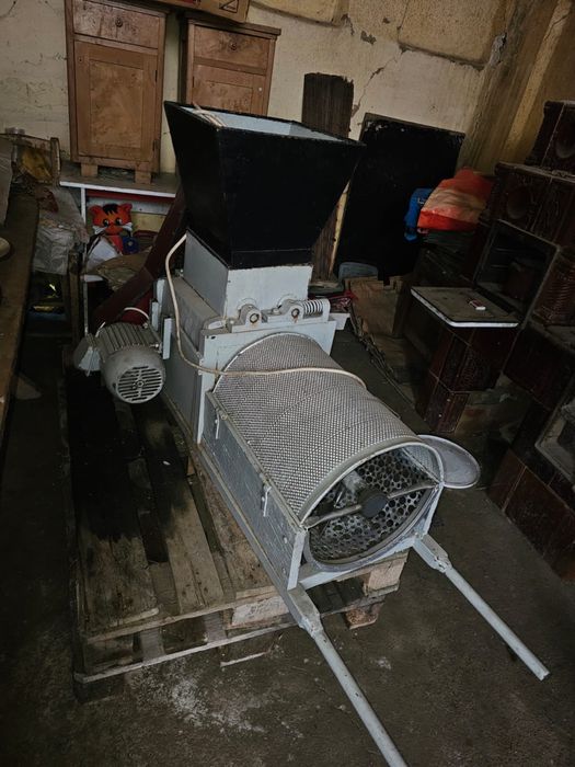 Masina de zdrobit struguri trifazica