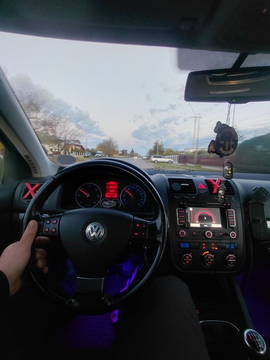 Volkswagen Golf 5 (vw)