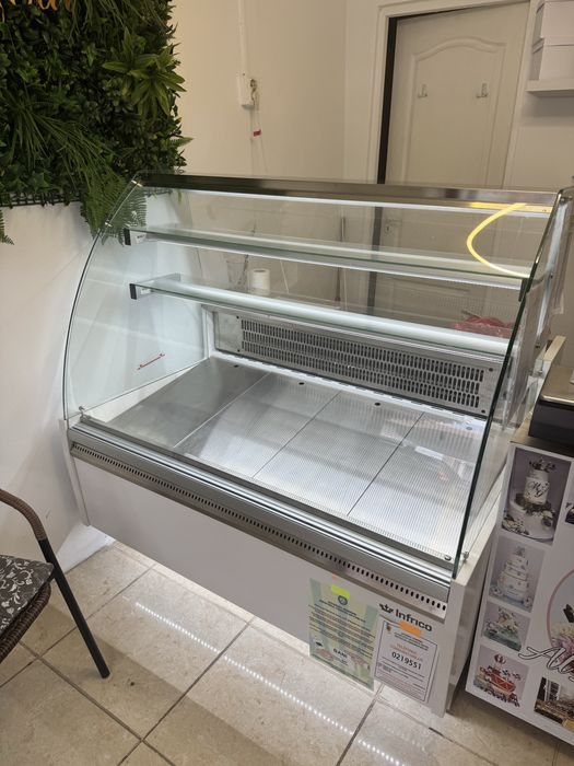 Vand vitrina frigirifica