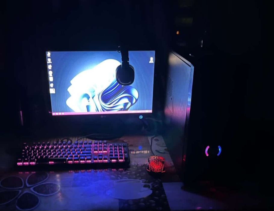 Unitate PC intel i5 l 8GB  RAM I SSD I SURSA 500w+monitor22"+wifi