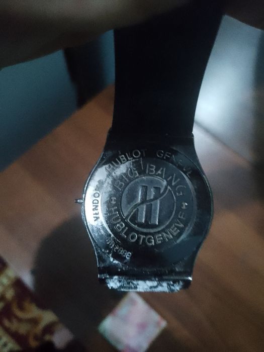 Hulot geneve соат сотилади