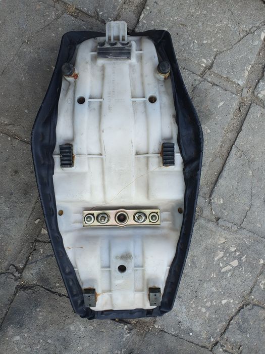 Седалка Suzuki GS 500