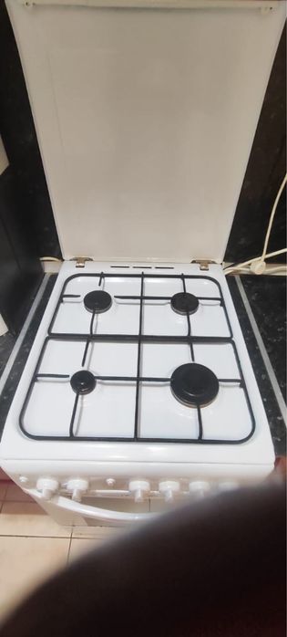 Продам газовую плиту Indesit
