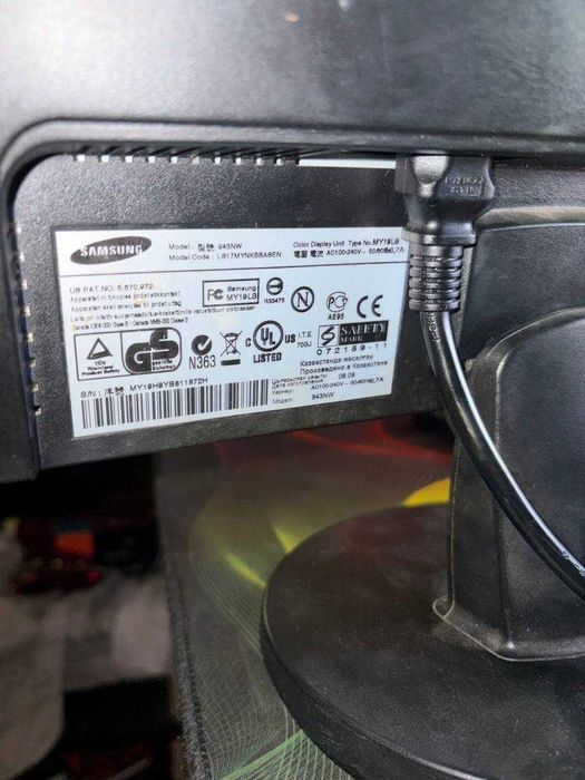 Монитор Samsung Syncmaster 943
