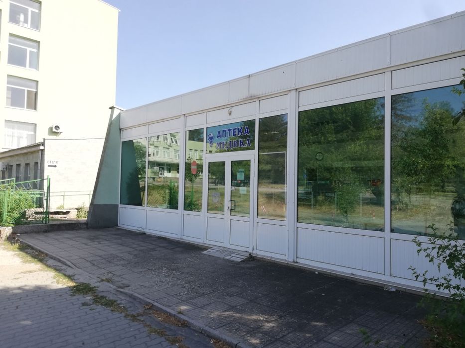 Дава се под наем Магазин в Павликени - 70 кв.м за 510 € - Снимка #1