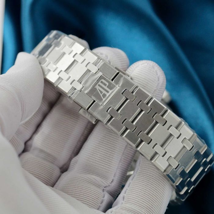 audemars piguet royal oak  активен турбийон