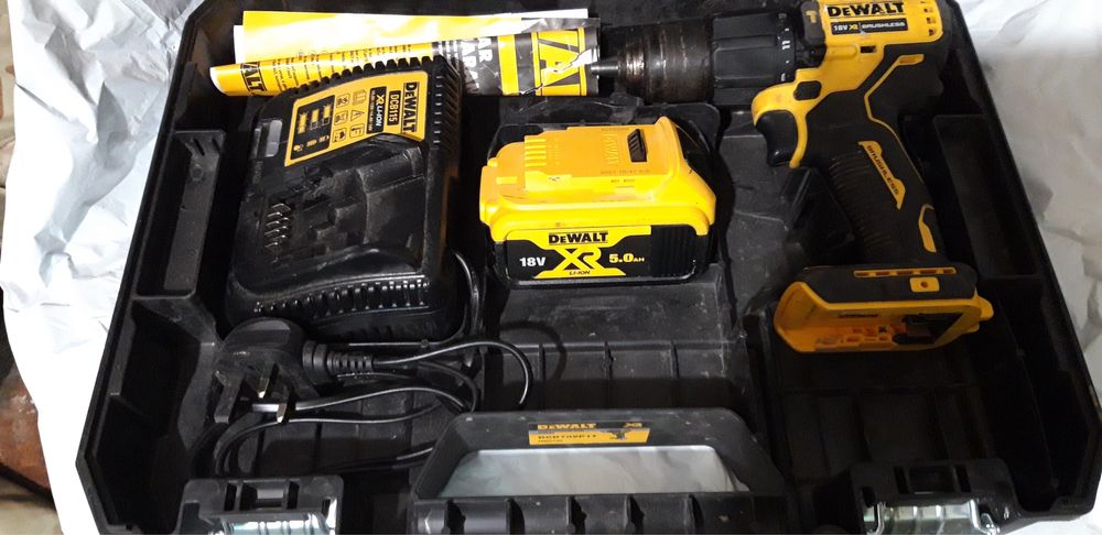 Ударен винтоверт DEWALT DCD 709.