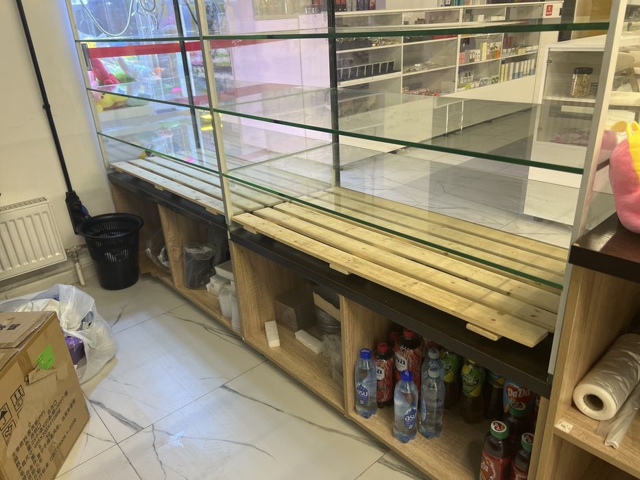 Продам кондитерскую витрину и прилавок