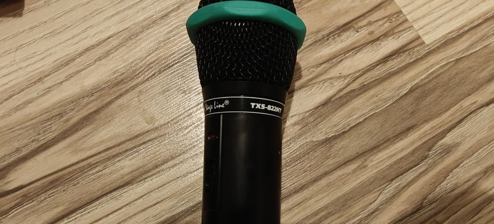 Безжични микрофони и станции