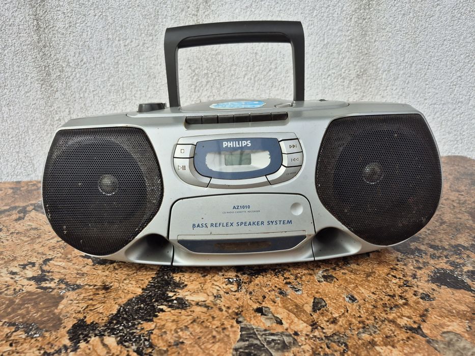 Vând Radio casetofon cu CD marca Philips  model AZ 1010