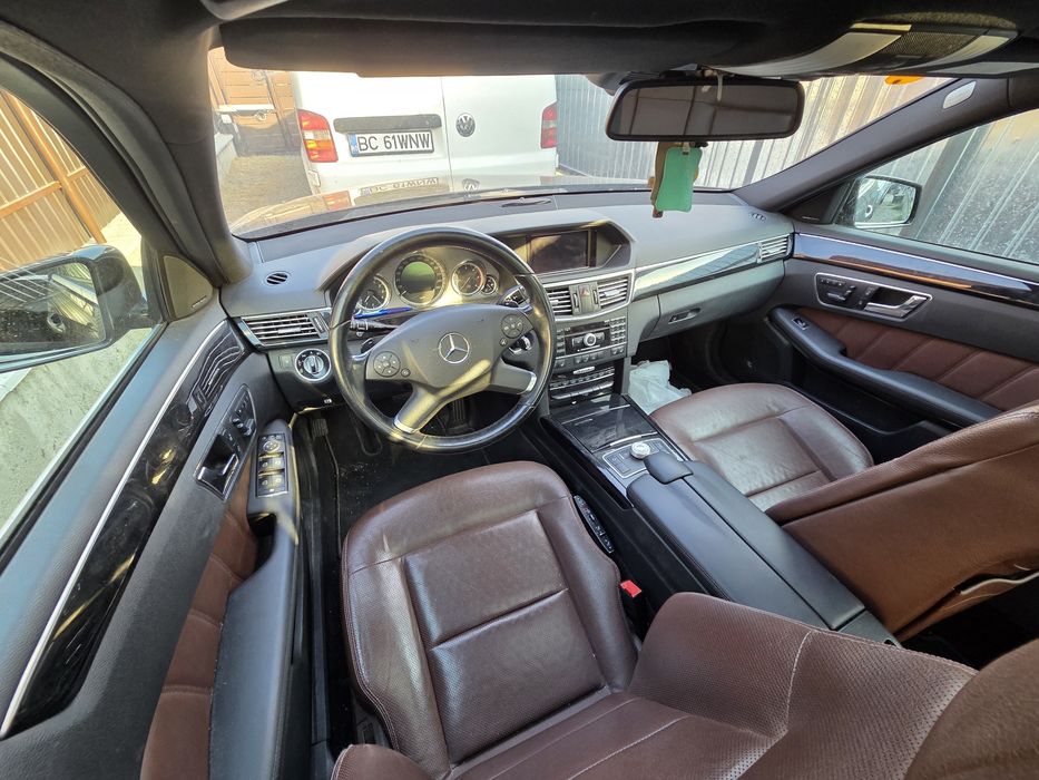 Dezmembrez Mercedes W212 E350 cdi 4Matic