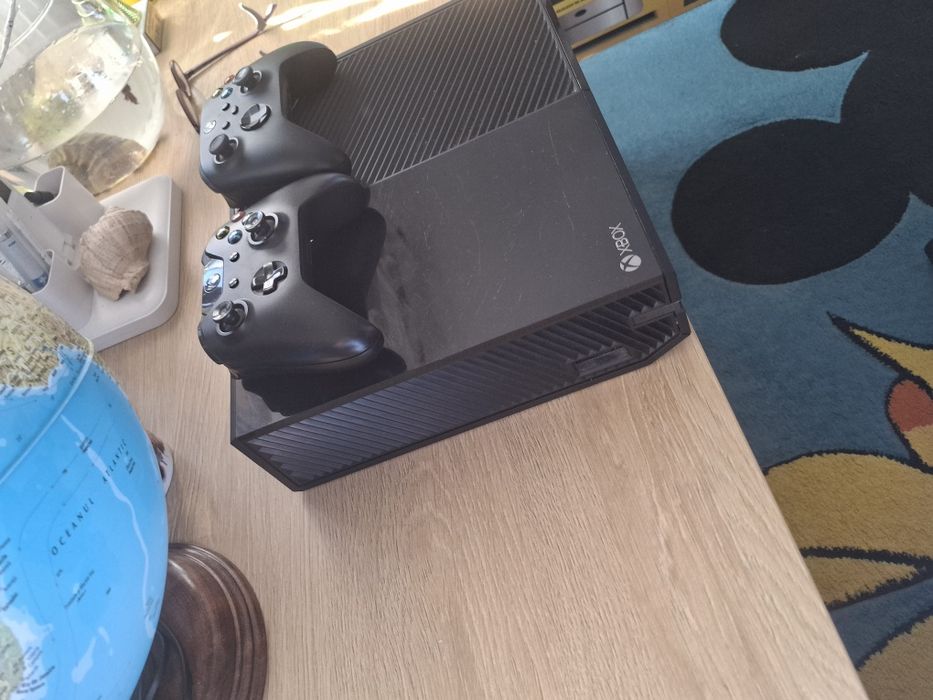 Xbox one +2 controler+9 jocuri
