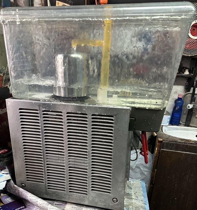 Диспенсър за сокове