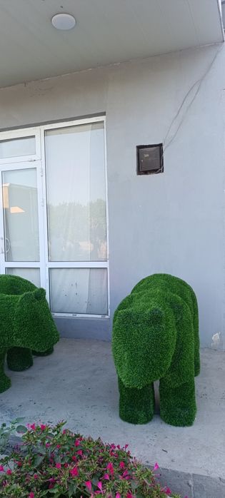 Газонли ҳайвон ҳайкаллари Топиар фигуралар, Боғ ва ҳовли ландшафти