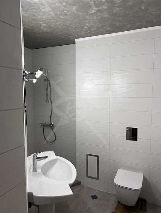 Дава се под наем Тристаен апартамент в Варна, Бриз - 101 кв.м за 927.18 € - Снимка #5