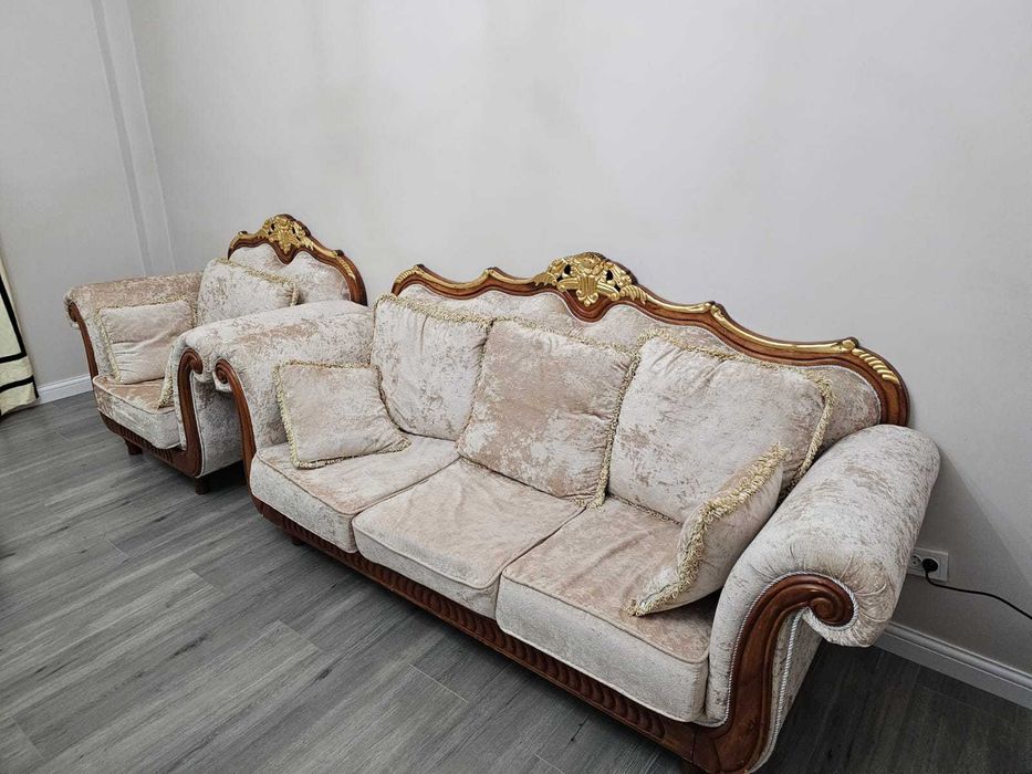 Комплект мягкой мебели