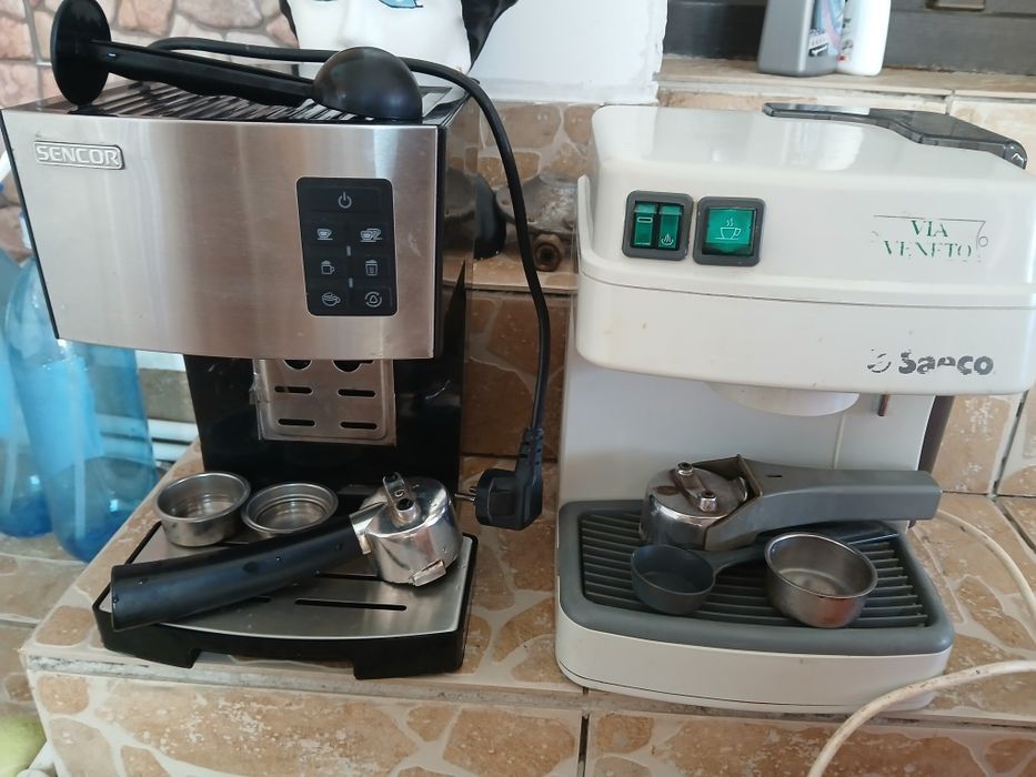 Vând espressoare semi-automate de cafea