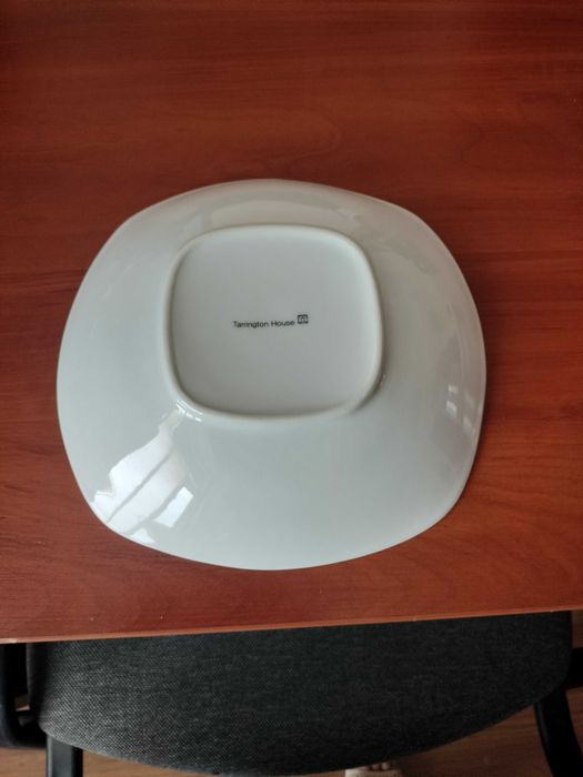 Набор столовых тарелок