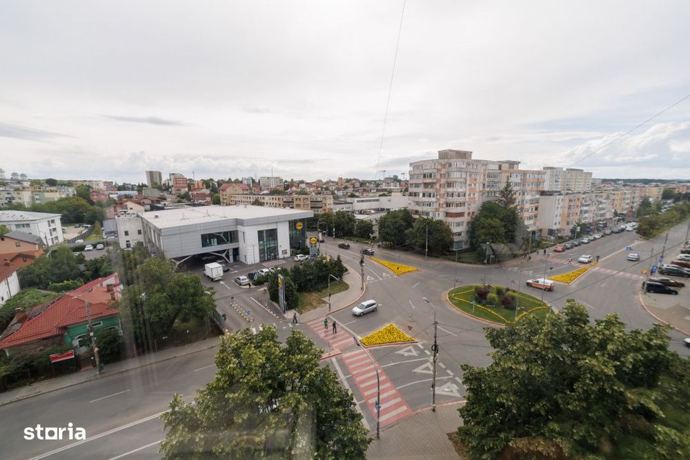 Apartament luminos cu 3 camere si balcon – Exercitiu