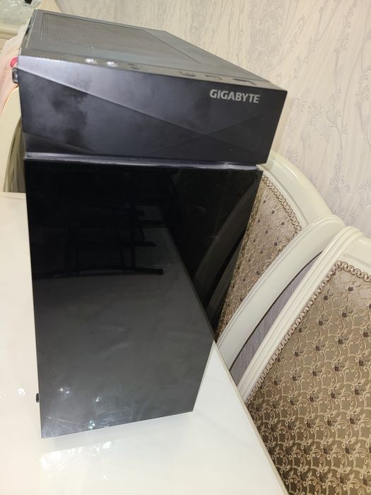 Фирменный Кейс GIGABYTE