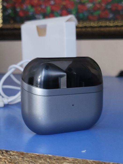 Очень срочно продам наушники Samsung buds 3