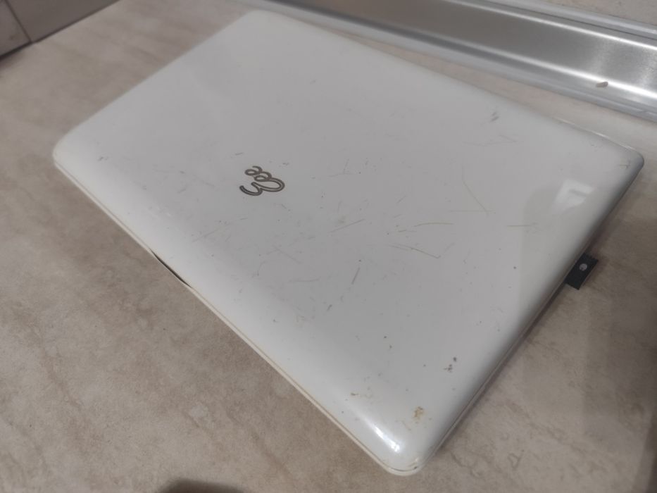 Лаптоп asus 10.1