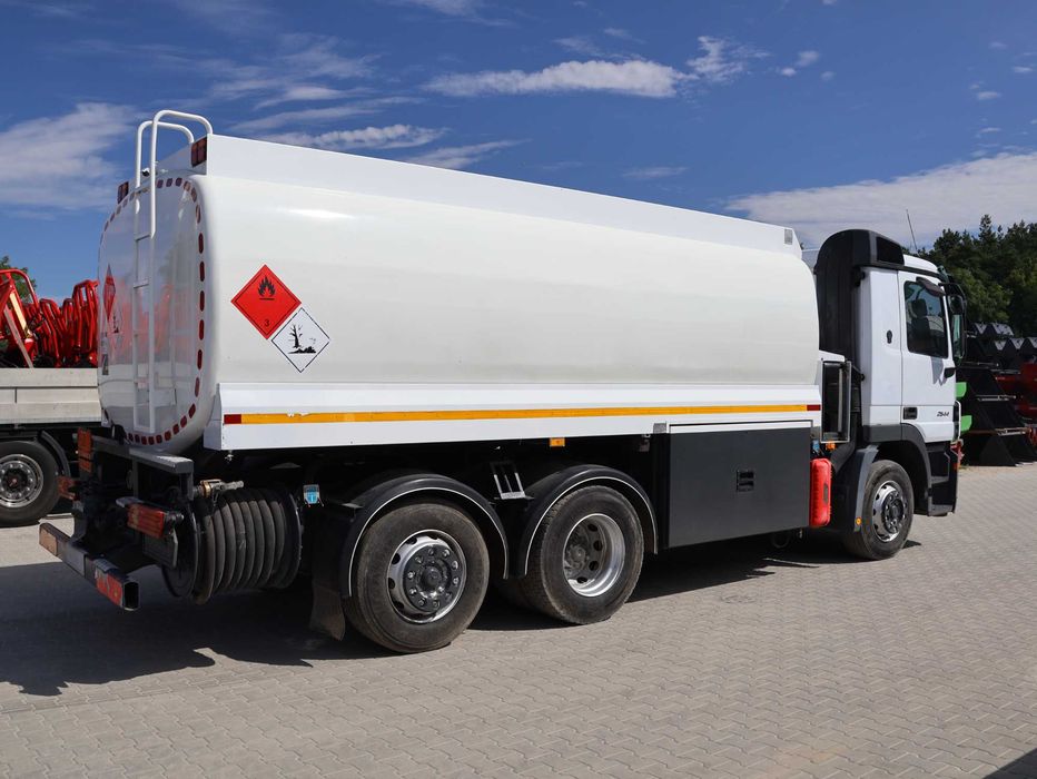 Mercedes-Benz Actros 2544 Autocisternă 2004