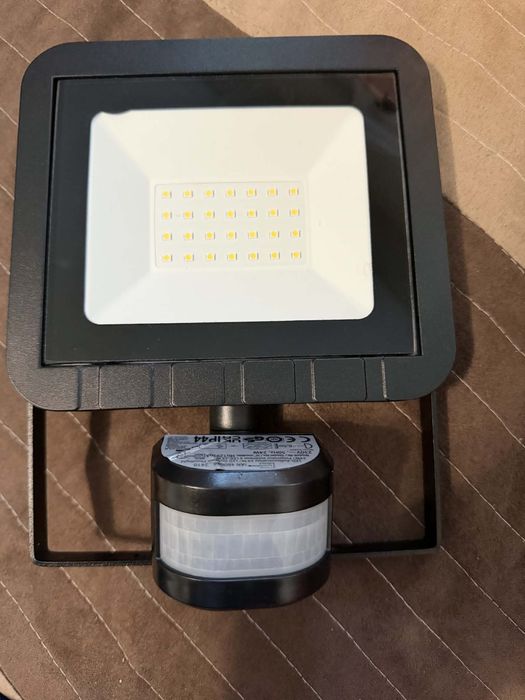 proiector LED pentru exterior Livarno Home (model HG12930A)