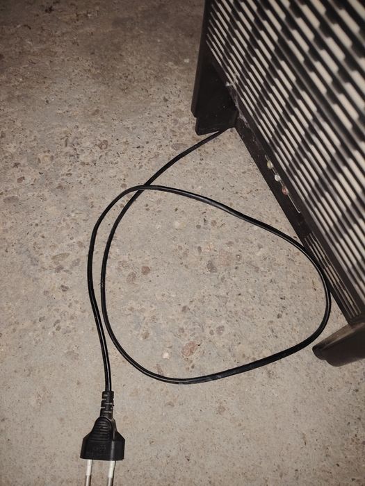 Продам телевизор старый.