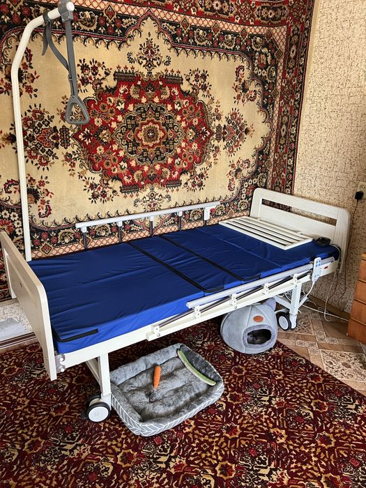 Медицинская кровать