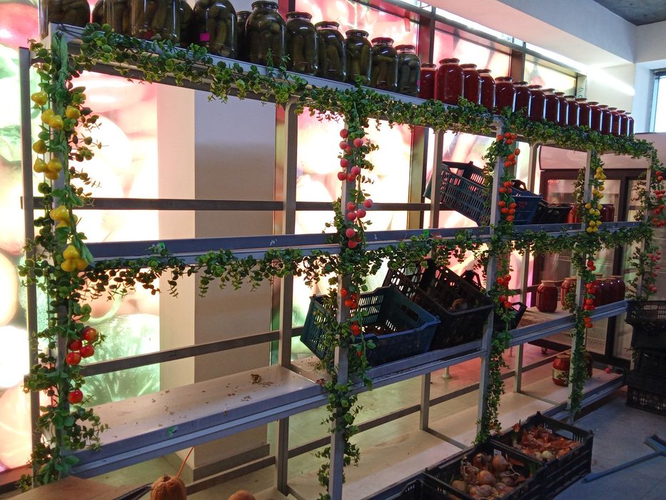 Продается полки для магазина бу