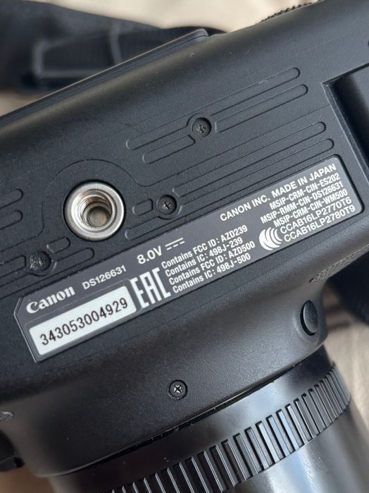 Продавам Canon EOS 6D Mark II + обектив Canon EF 50mm f/1.8 II